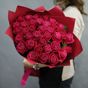 Букет из 35 малиновых роз Шангрила (50 см) в Клину