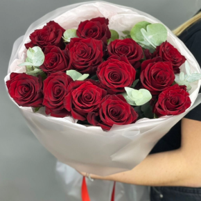 Букет из 13 роз Эквадор Эксплорер (60 см) в Клину