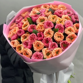 Букет "Лав ю" из 51 пионовидной розы Риджентс парк (60 см) в Клину