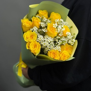 Букет "Нотка счастья" из лимонных роз и хамелациума (40 см) в Клину