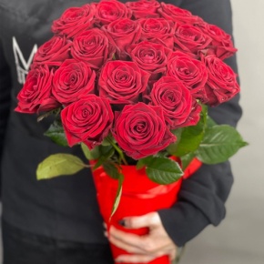 21 красная роза в конусе (50 см) в Клину