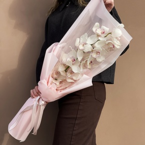 Букет из белой орхидеи в Клину