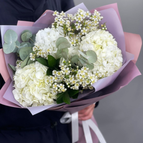 Букет "Суприм" из гортензий и хамелациума в Клину