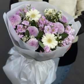 Букет "Мечты сбываются" из хризантем Момоко, ароматных маттиол, хамелациума и гербер в Клину