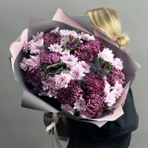 Букет "Виолетта" из хризантем Бигоуди, лимониума, брассики и кустовых хризантем в Клину