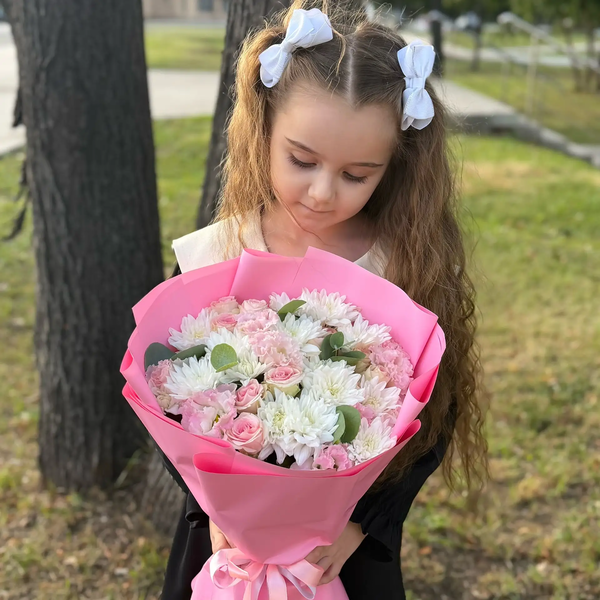 Букет из хризантем, эустом и роз в Клину