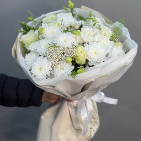 Букет "Меланхолия" из роз и хризантем в Клину