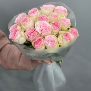 Букет из 17 роз Кения (40 см) в Клину