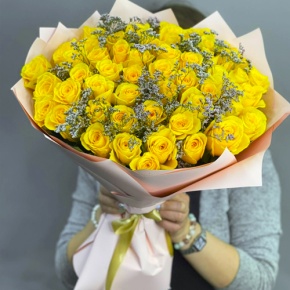 Букет из 51 лимонной розы с лимониумом в Клину