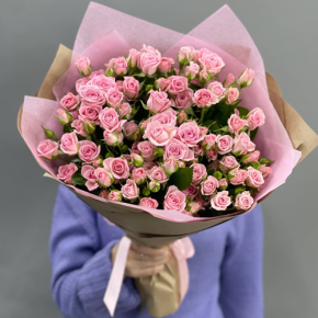 Букет  из 19 кустовых роз (60 см) в Клину