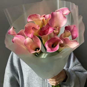 Букет из 13 нежных калл в Клину