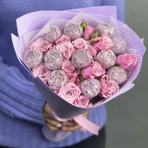 Букет из шоколадных пионов и кустовых роз в Клину