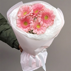 Букет из 5 розовых гербер мини в Клину