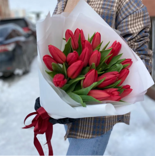 Букет красных тюльпанов в Клину