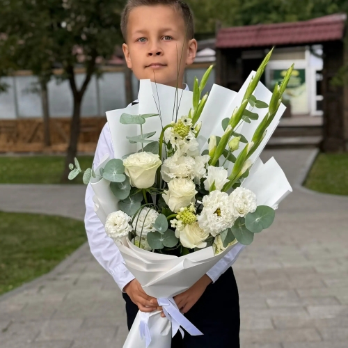 Букет на 1 сентября с гладиолусами, розами, эустомой и орнитогалумом в Клину