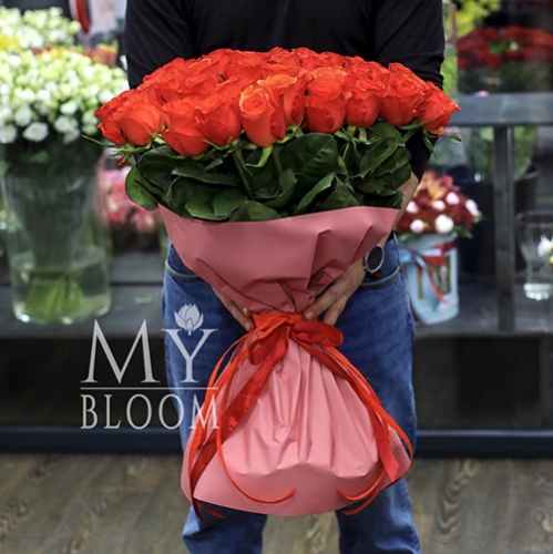 Букет 51 коралловая роза (60 см) в Клину