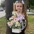 Композиция с георгинами на 1 сентября в белом ящике в Клину Композиция с георгинами на 1 сентября в белом ящике в Клину
