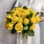 Букет из 25 лимонных роз с рускусом (40 см) в Клину